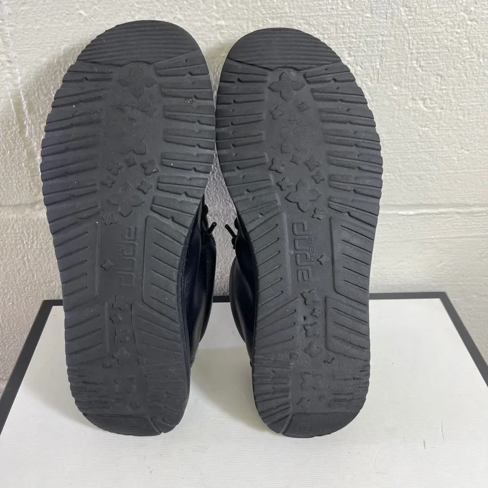 Hey Dude Wally Youth Mono Leather Youth Size US 6Y/38 EU